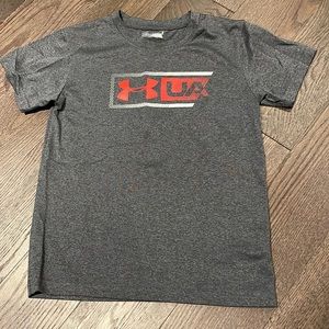 10/10 sz 6 Under Armour youth Tshirt
